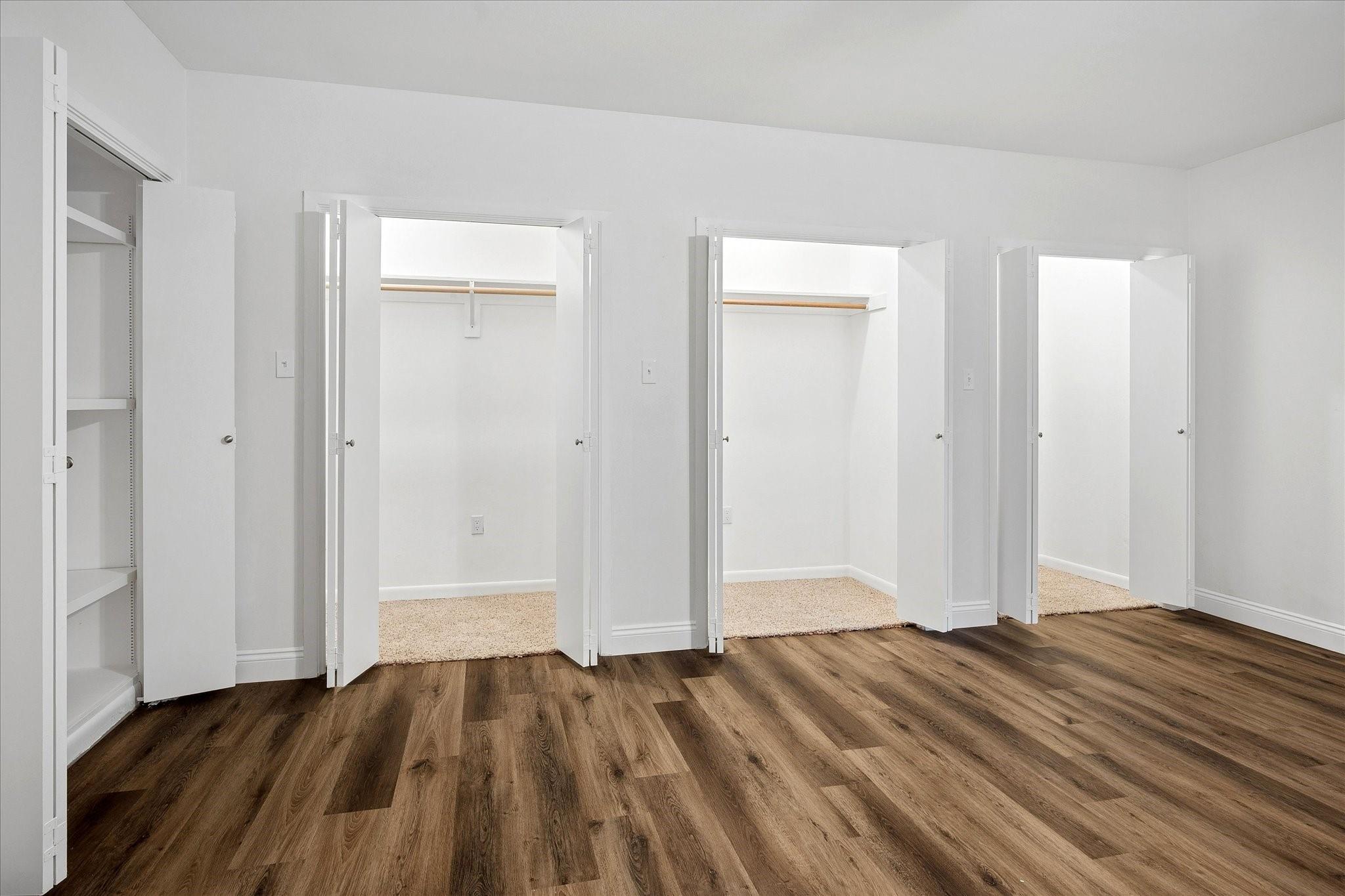 Closets at 8426 Baumgarten Drive
