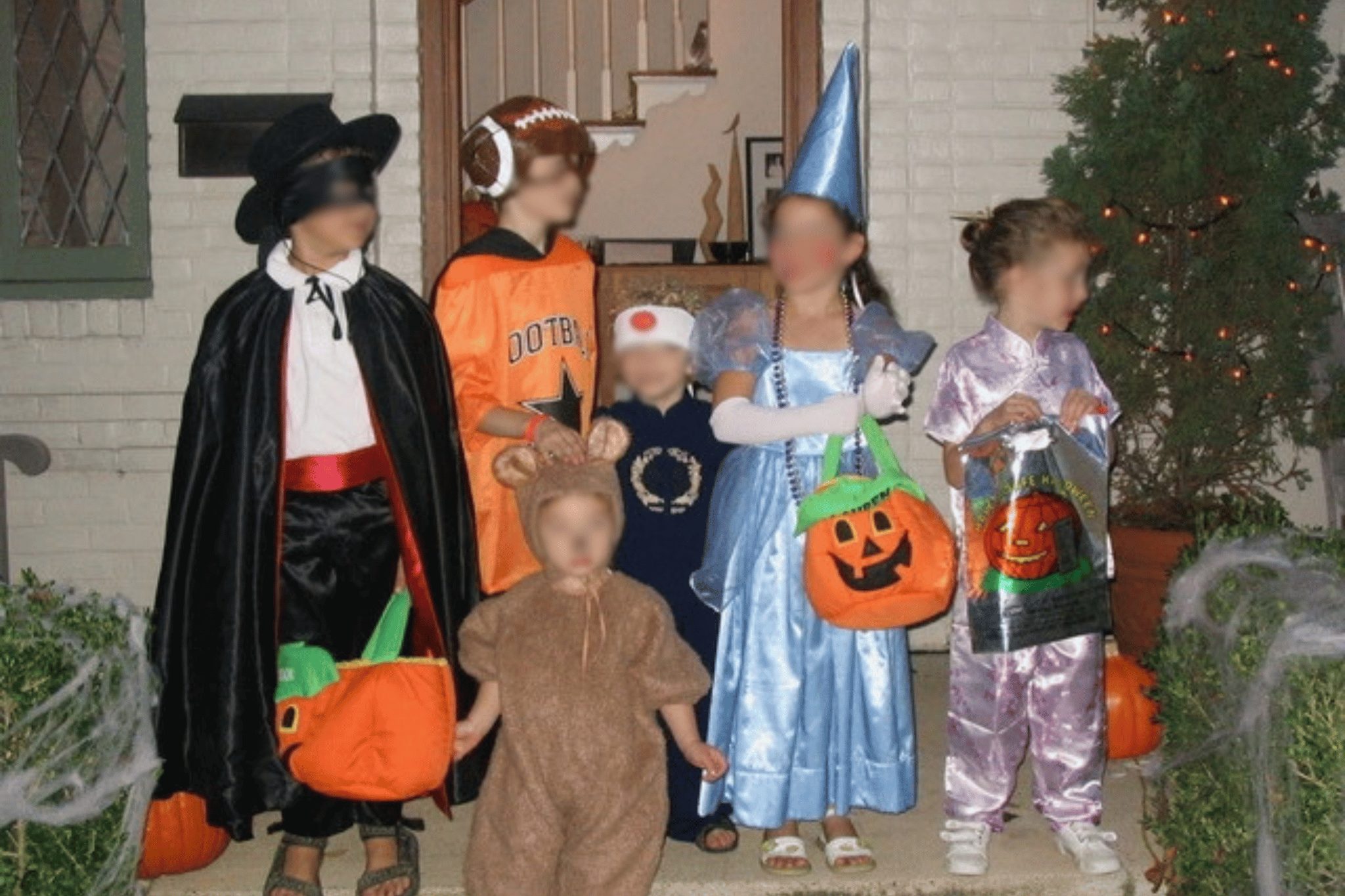 Halloween in Lakewood at 6826 Lakeshore Drive, Dallas